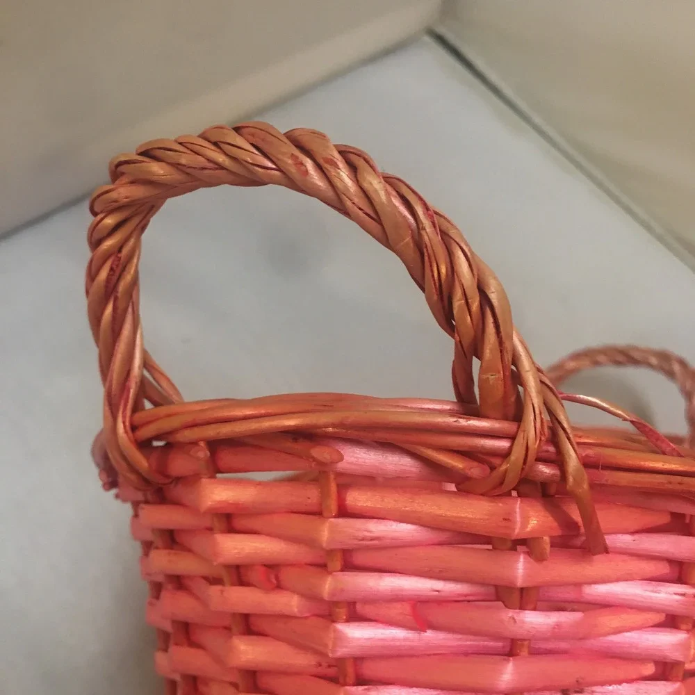 Unbranded woven wicker